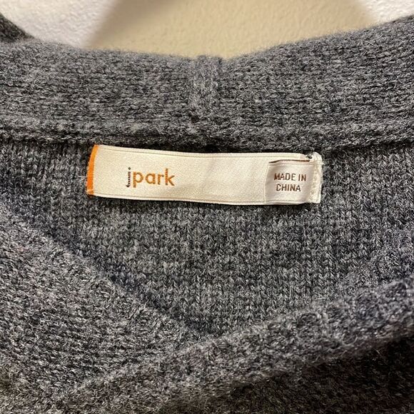 J Park woman’s cashmere and wool grey sweater - Picture 6 of 10